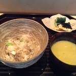 お料理 佐藤 - 鯛一尾はほぐしてくれる