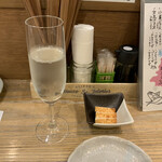 Buran Nyu Sakaba Katsu O To Sakura - 日本酒をシャンパングラスでいただけますお通しも良い味です♪