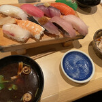 Sushi Waka - セットだとお味噌と小鉢も。