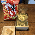 麹町いづみや しろ - 栄光富士 森のくまさん純米大吟醸無ろ過生原酒、カルビーかっぱえびせん