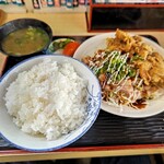 春日屋 - ミックス定食(鶏からと焼肉)  ￥650