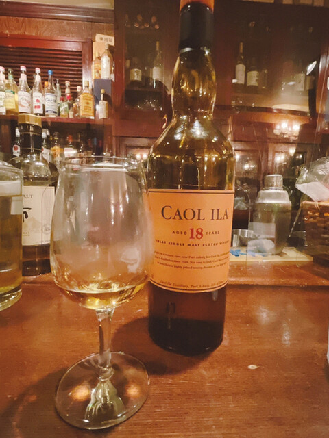 カクテルバーカリラ