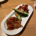 ひゃら亭 - キムチ盛り合わせ