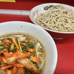 ラーメン二郎 - ラーメン（900円）＋つけ変更（100円）＋SUPERキムチ（100円）、ニンニクコール