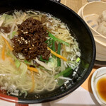 阿里城 - 台湾担仔麺と焼売セット