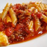 ディアモ クッチーナ - ひき肉とモッツァレラチーズのピリ辛トマトペンネ