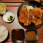 Fried Dimer FUKADA - メガロース定食