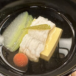 びわ湖花街道 - 鱧のおすまし　小梅が効いてる　鱧は葛に包まれてる