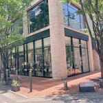 CAFE DE GALERIE - 店の外観　※ガラス張りで、お洒落です