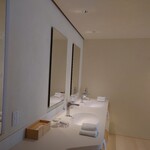 あさば - 鏡　３面あります　　明るく美しい　洗面所