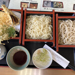 鬼そば - ２色蕎麦と野菜天＠９８０円