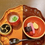京都ご飯 奄美の鶏飯 小元 - あしらい一式と小鉢