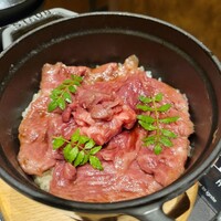 東京焼肉いのうえ 銀座店 - 和牛土鍋ご飯  かなり、タレが甘くて、混ぜるとちょっと、水分多量かなぁて。