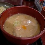 ニユートーキヨー 庄屋 - 根菜類多めな豚汁