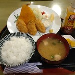Natsukashiya - あじフライとかきフライの定食 ¥1,000（税込）