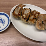 万龍記 - 餃子(5個)380円