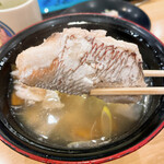 回転寿し トリトン - 【2023年03月】厚別店特製 真鯛汁＠330円(込)、身も結構入ってます。