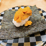 回転寿し トリトン - 【2023年03月】厳選生うに北方四島産＠715円(込)。