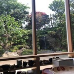 Sobato Nihonryouri Kyou - 2本の滝が流れる日本庭園