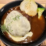 Kushiyaki Manten - 手ごね煮込みハンバーグセット1,000円。