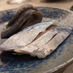 肴屋 魚まる - 光りもの苦手なナカマからのおすそ分け