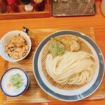 手打ちうどん 上を向いて - 