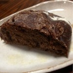 チョコとオレンジのパン 半分に切った断面