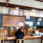 Fujishima Hirai Ramen - お水、背脂、取り皿、割りスープはセルフ