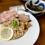 麺や 五郎 - 料理写真:昆布水つけ麺・黒　950円