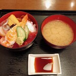 魚料理 星丸くん - ちらし丼