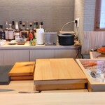 すしやのたい悟 - カウンターはショーケース無しです。