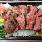 KOBE BIFUTEKITEI DELI - 和牛赤身レアステーキ弁当