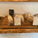 天然こうぼぱん とことこ - ハード系っぽいけど、食べやすいんです*\(^o^)/*