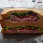 ブッツ サンドウィッチ - ローストビーフサラダ：650円