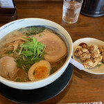 Ramen Shinta - 福の塩そば(麺大盛+味玉)+鶏の唐揚げ❗️