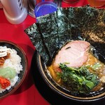 家系ラーメン とらきち家 - 