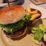 Mr. Tokyo Burger’S Cafe - スタンダード　税込1,320円　にアボカドトッピング　税込253円