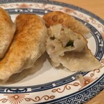 らーめん田丸 - 餃子の断面