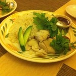 タイ国料理　チャイタレー - 日曜限定の「匠の大山鶏のタイチキンライス」カオマンガイ（930円）