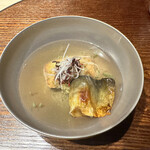 赤坂 鮨大谷 - 万願寺唐辛子の真薯と焼き鮎に潤菜のお椀