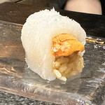 赤坂 鮨大谷 - 泥障烏賊の馬糞雲丹巻