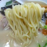 王来軒 - 麺は熊本らしい中ストレート麺