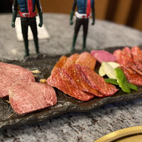 川崎名物 炭火焼肉 食道園 - 5種のお肉が少しずつ…