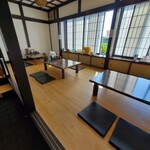 らぁ麺あり澤 - テーブル席