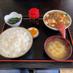 Gassanken - 牛すじ煮込み定食ご飯大盛 950円