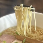 拳ラーメン - 麺がもう超絶ツルッツル！