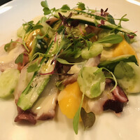 THE COSMOPOLITAN GRILL BAR TERRACE - 水蛸とアボカド