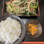 Marufuku - ニラレバ定食　味噌汁と小針は遠慮しました