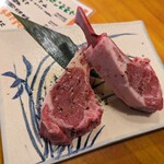 生ラムレア焼きジンギスカン 羊屋チョップ - ラムチョップ2本