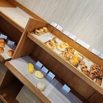 Boulangerie coco de chou chou - 陳列棚です。